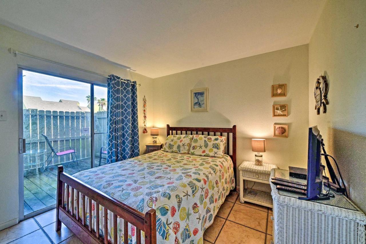 Breezy Corpus Christi Condo With Deck And Fishing Dock Exterior foto