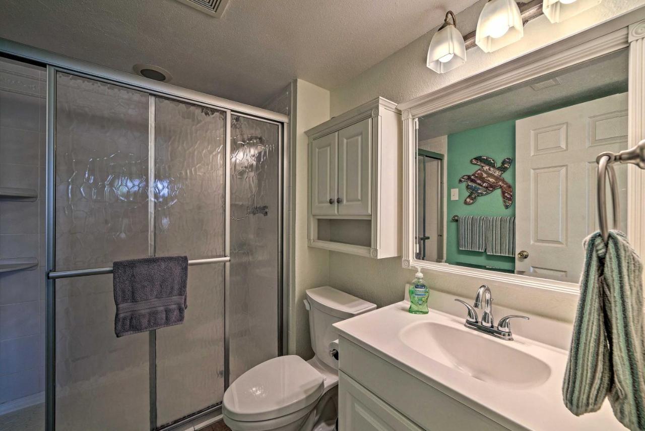 Breezy Corpus Christi Condo With Deck And Fishing Dock Exterior foto