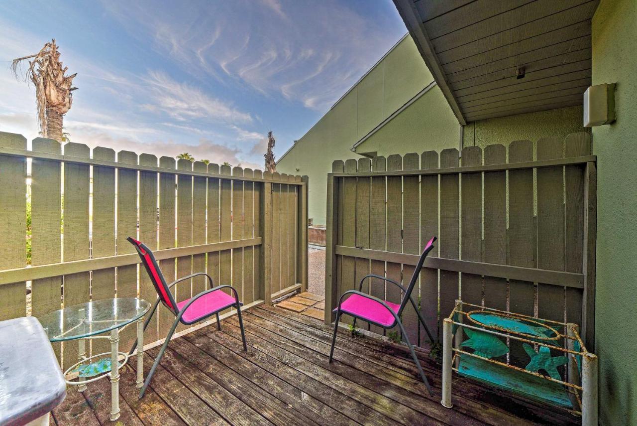 Breezy Corpus Christi Condo With Deck And Fishing Dock Exterior foto