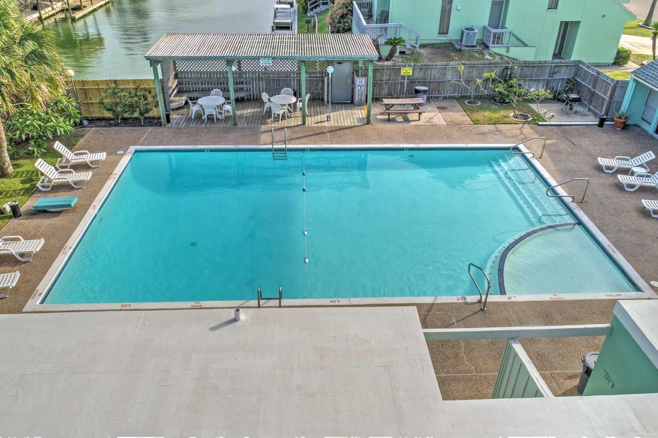 Breezy Corpus Christi Condo With Deck And Fishing Dock Exterior foto